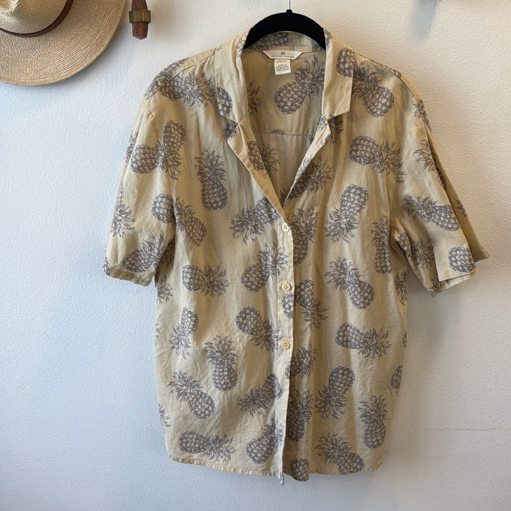 HM pineapple shirt. Linen blend. Size xs.